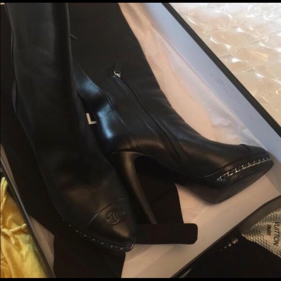 💯 % AUTHENTIC CHANEL HIGH BOOTS ♥️ - Picture 2 of 5